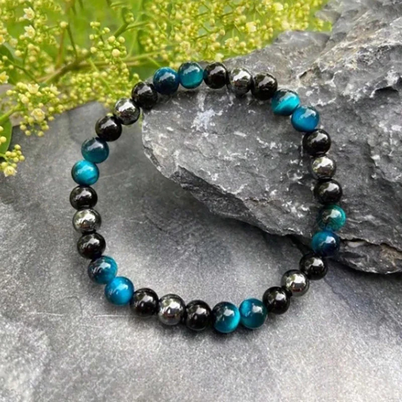 Armband mit matten und glänzenden Perlen in Schwarz